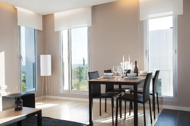 APARTMENT BUSINESS SUPERIOR