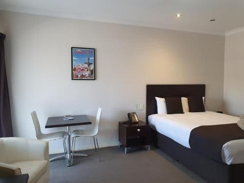 Queen Room with Spa Bath