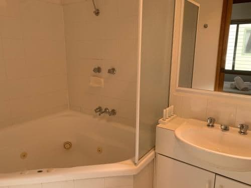 One-Bedroom Villa with Spa Bath