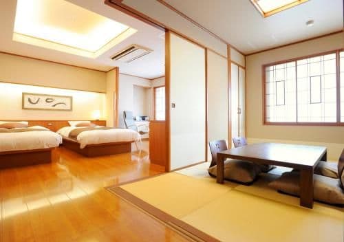 Twin Room with Tatami Area - Buffet Breakfast + Restaurant Dinner Included