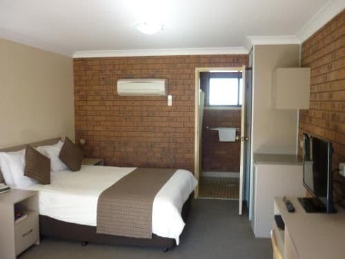 Budget Queen Room