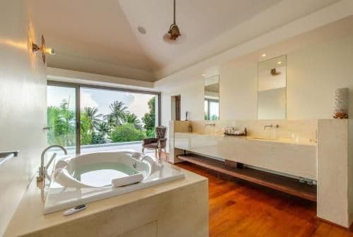 Five-Bedroom Villa - Beach Front