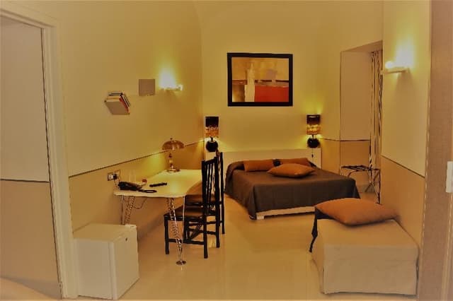 SUITE CAPACITY 2