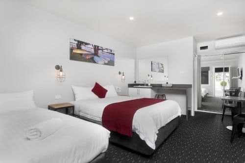 Standard Twin Room