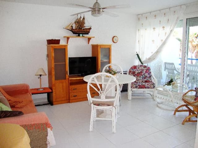 APARTMENT CAPACITY 6 TWO BEDROOMS