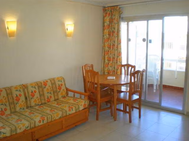 APARTMENT CAPACITY 4 ONE BEDROOM