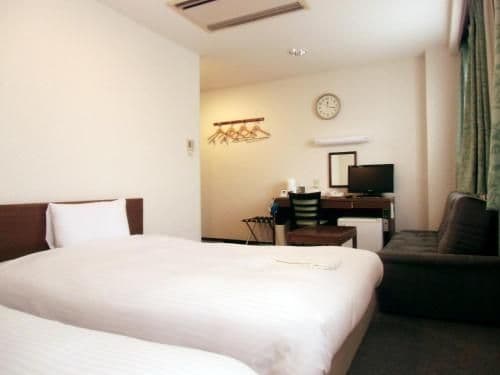 Twin Room with Extra Bed - Smoking