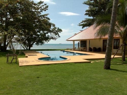Studio Apartment with Sea View