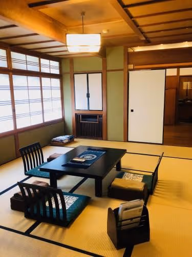 Japanese-Style Superior Room with Shared Bathroom - "Chuyoh"