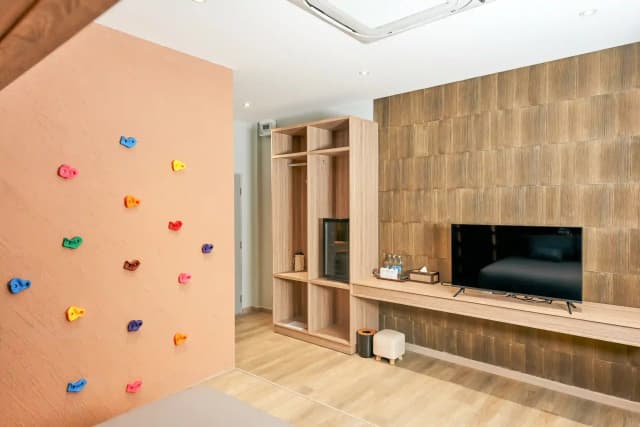 Family Room 3