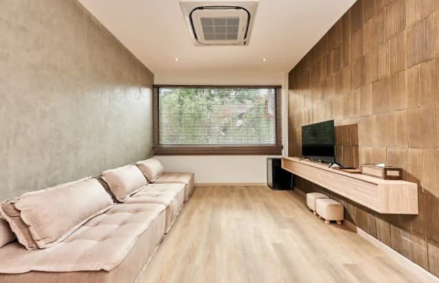 Family Room 1