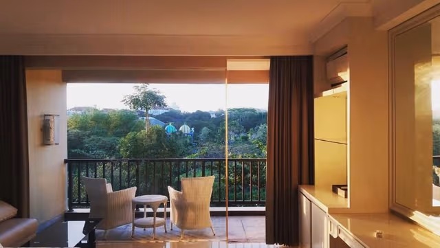 SUITE ONE BEDROOM
