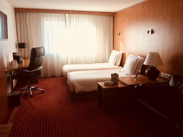 SUITE BUSINESS