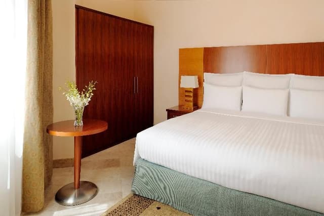 SUITE EXECUTIVE