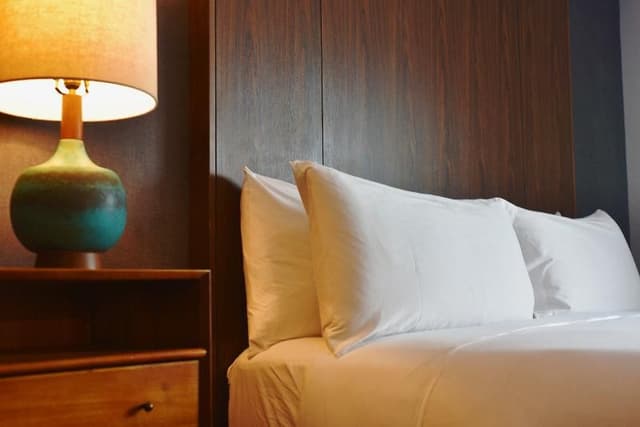 DOUBLE KING SIZE BED