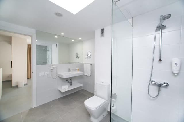 JUNIOR SUITE SUPERIOR CAPACITY 2