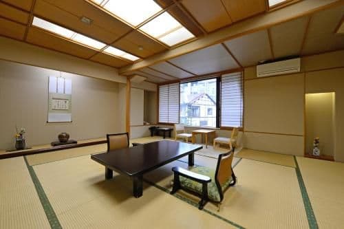 Superior Japanese-Style Room