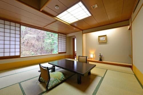 Superior Japanese-Style Room