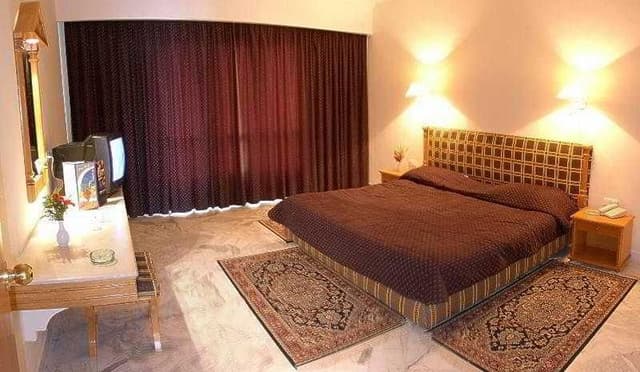 FAMILY ROOM STANDARD