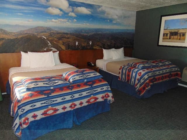 DOUBLE DELUXE