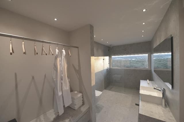 SUITE EXECUTIVE