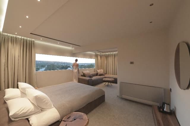 SUITE EXECUTIVE