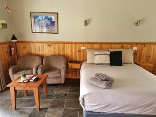 Studio with Spa Bath