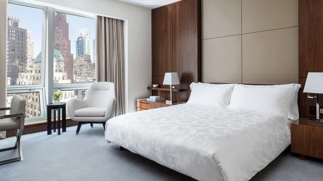 DOUBLE DELUXE KING BED