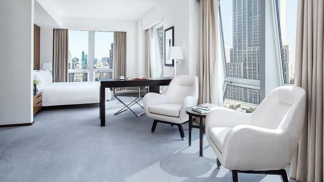 JUNIOR SUITE KING SIZE BED