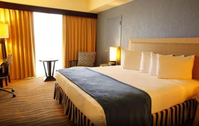 DOUBLE KING SIZE BED