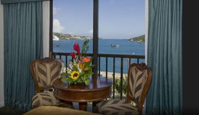 DOUBLE OCEAN VIEW KING BED
