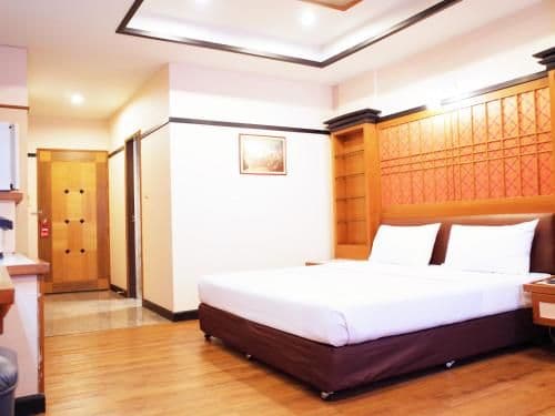 Deluxe Double or Twin Room