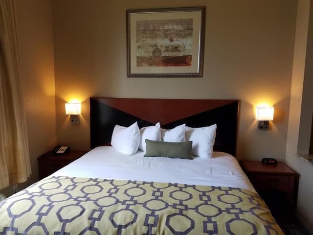DOUBLE TWO QUEEN BEDS