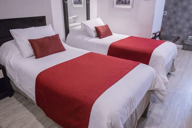 DOUBLE TWO BEDS