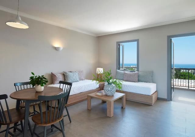 SUITE WITH PRIVATE POOL