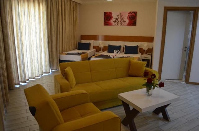 FAMILY ROOM STANDARD