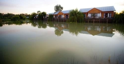 Lakeside Studio with Spa Bath