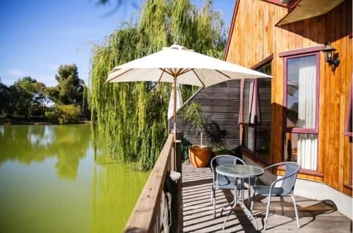 One-Bedroom Villa with Lake View and Spa Bath