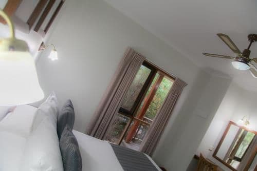 One-Bedroom Villa with Lake View and Spa Bath