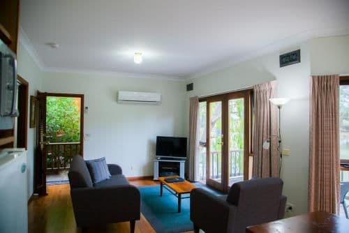 One-Bedroom Villa with Lake View and Spa Bath