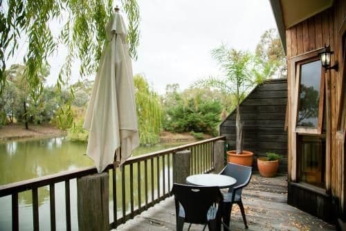 One-Bedroom Villa with Lake View and Spa Bath