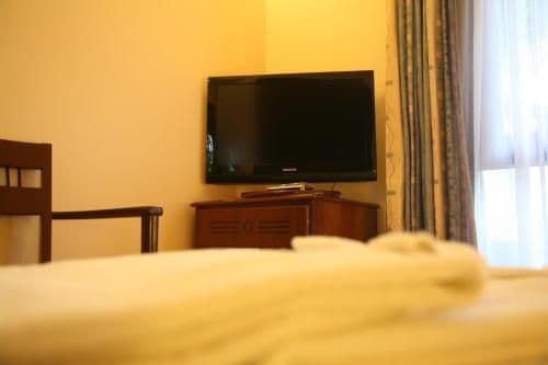 Bungalow (2 Adults)