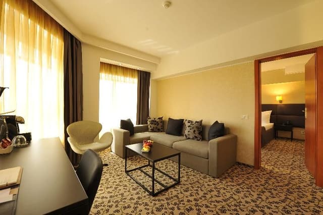 JUNIOR SUITE STANDARD