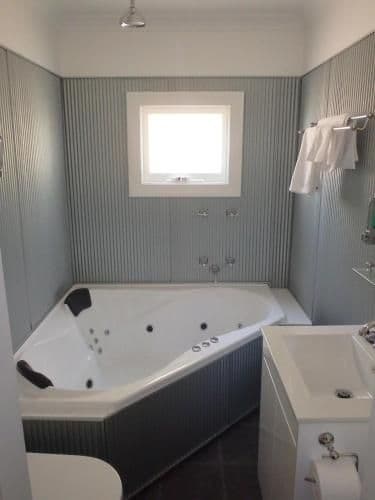 King Room with Spa Bath (4)
