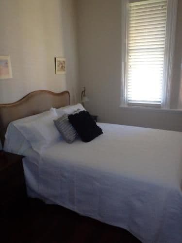 Deluxe Queen Room (1)