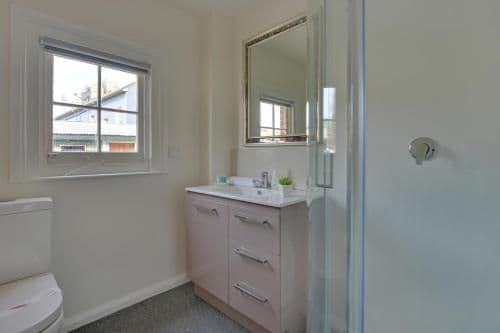 Deluxe One-Bedroom Apartment