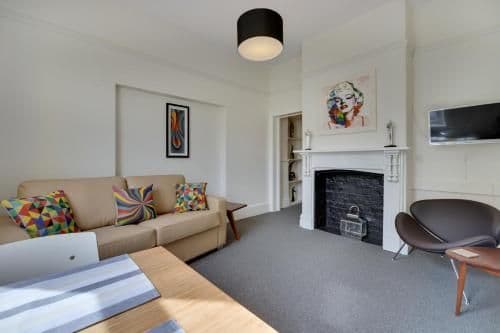 Deluxe One-Bedroom Apartment