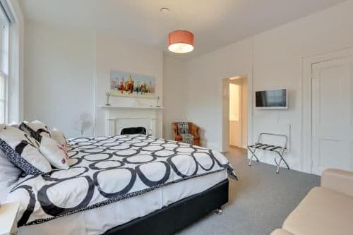 Deluxe Studio Apartment