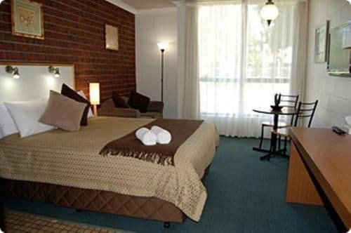 Deluxe Queen Room
