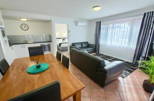 Deluxe Three-Bedroom Apartment